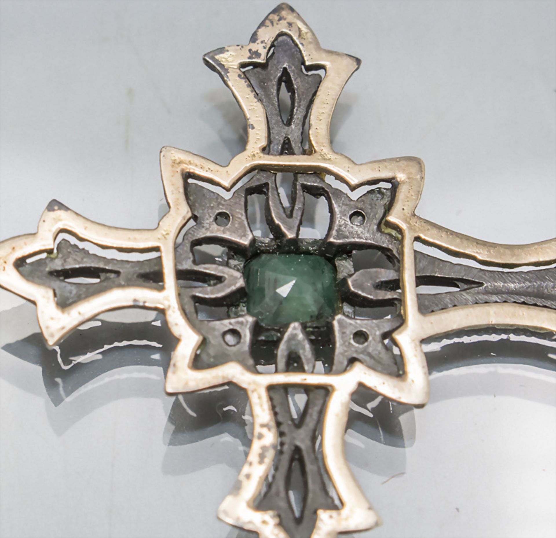 Kreuzanhänger / A cross pendant, Italien, 19. Jh. - Image 3 of 3