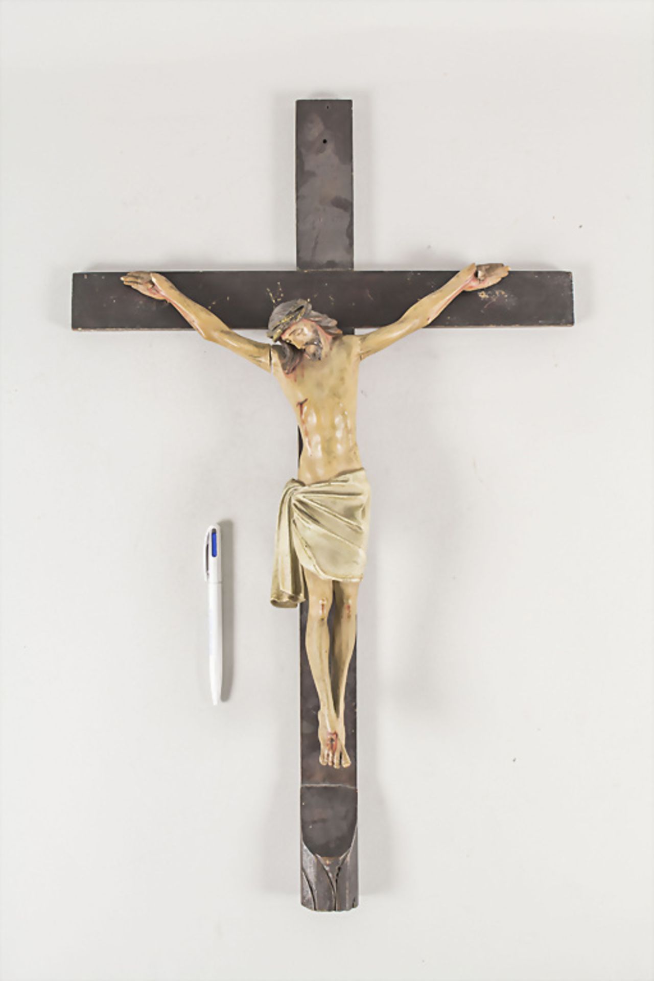 Kruzifix / A wooden crucifix
