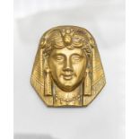 Brosche 'Antiker Kopf einer Ägypterin' / A brass brooch 'head of an Egyptian woman', um 1900