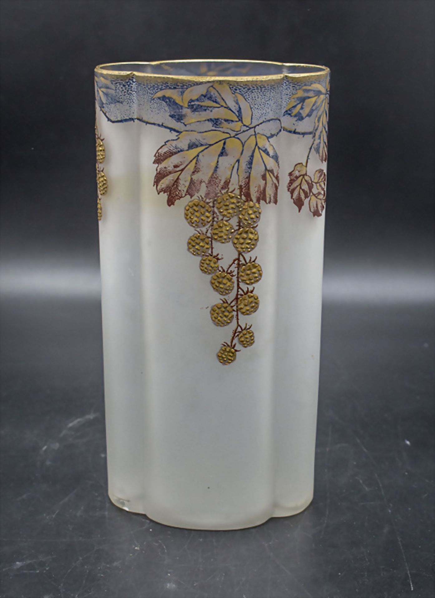 Jugendstil Vase mit Brombeeren / An Art Nouveau glass vase with blackberries, Mont Joye/Legras ...