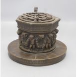 Bronze Modell eines Renaissance Trinkwasserbrunnens in Venedig / A bronze model of a ...