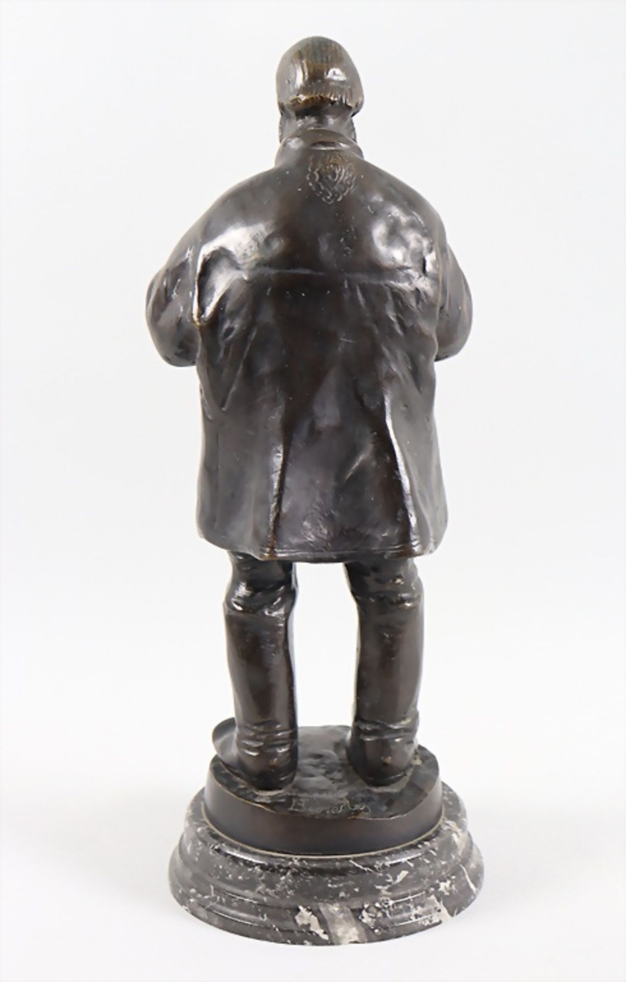 János Beszédes (Feled 1874-Budapest 1922), Bronze Skulptur 'Ungar mit dem Evangelium' / A ... - Bild 5 aus 9