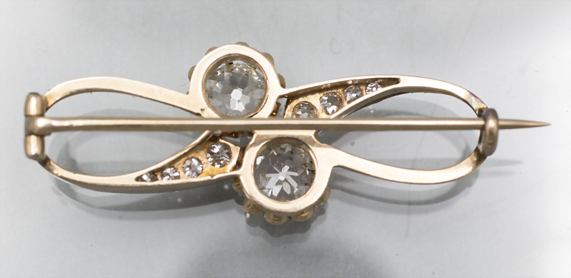 Goldbrosche mit Diamanten in Schleifenform / A 14 ct gold loop shaped brooch with diamonds - Image 2 of 2