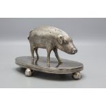 Keiler / Wildschwein als Zahnstocherhalter / A silver boar as toothpick holder, Carlo ...