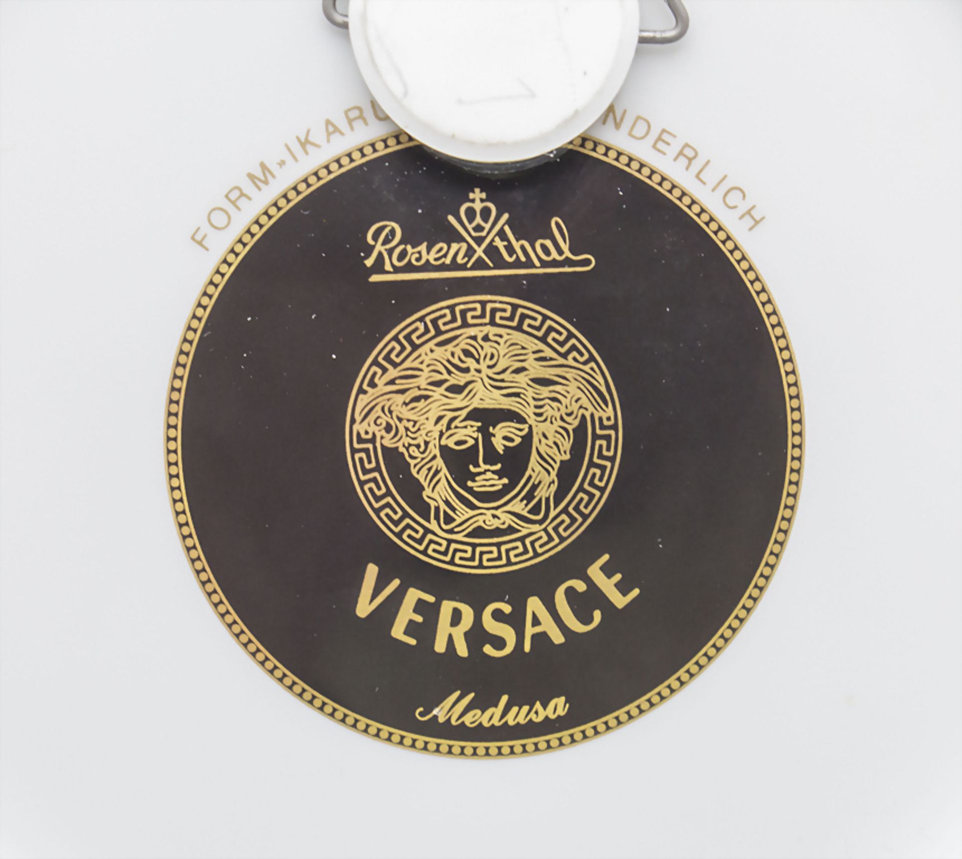 Wandteller mit Medusa-Kopf / A wall plate with the head of Medusa, Versace, Rosenthal, Ende 20. Jh. - Image 3 of 3