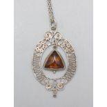 Filigraner Anhänger mit Bernstein und Kette / A filigree silver pendant with amber and ...