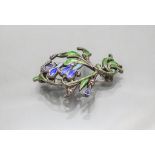 Jugendstil Emaille Brosche 'Tränende Herzen' / An Art Nouveau enamel brooch with bleeding ...