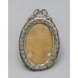 Ovaler Miniatur Silberrahmen / An oval miniature silver frame, wohl Frankreich, 19. Jh.