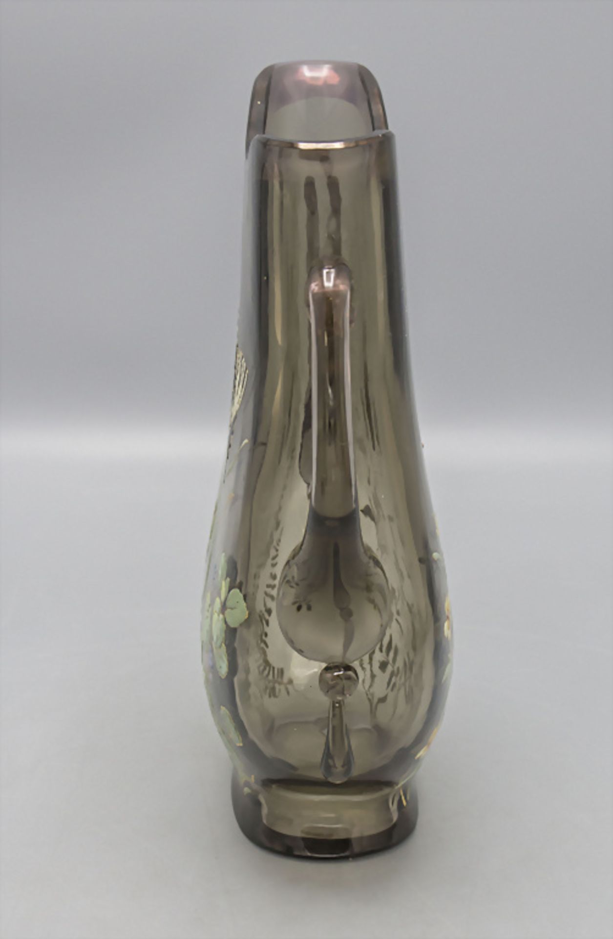 Jugendstil Vase mit Schmetterling / An Art Nouveau glass vase with handles and a swallowtail ... - Image 2 of 4