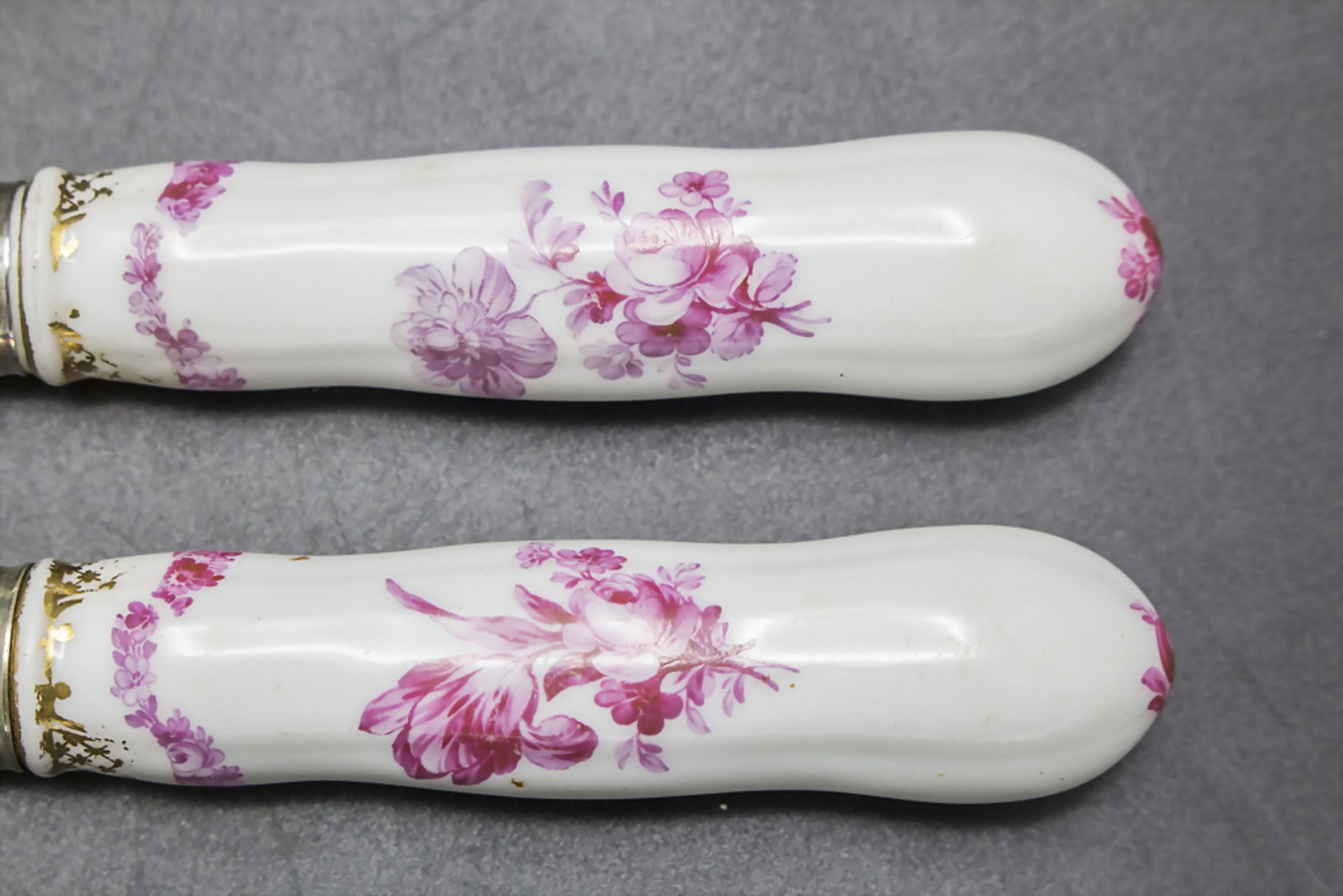 Paar Messer mit Purpurmalerei und Silberklinge / Two knives with purple flowers and silver ... - Image 4 of 4