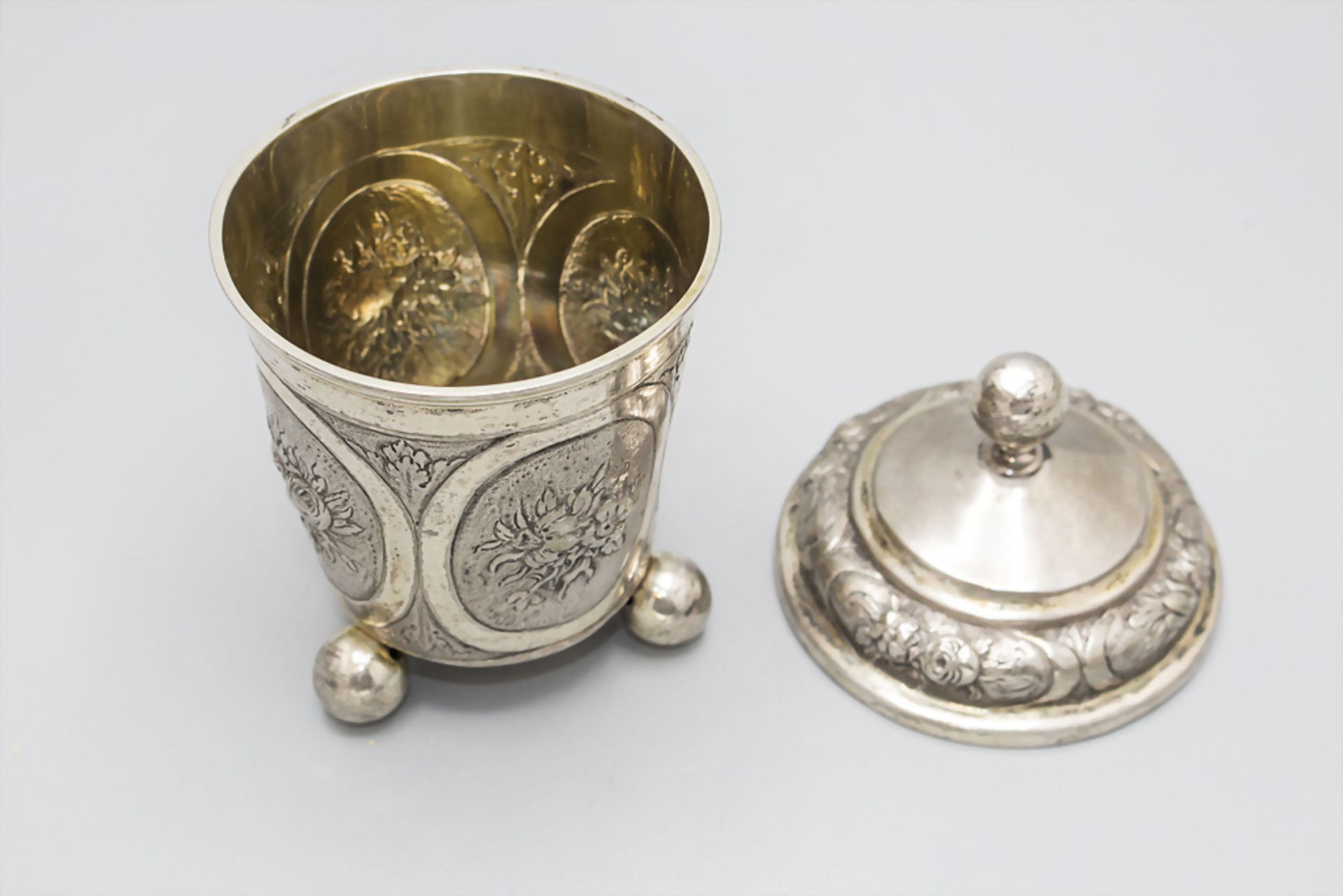 Barock Kugelfußbecher mit Deckel / A Baroque silver beaker with ball feet, Johann Ernst Bayer, ... - Image 4 of 6