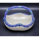 Jugenstil Keramik Henkelschale / An Art Nouveau ceramic basket bowl, Karlsruher Majolika, um ...