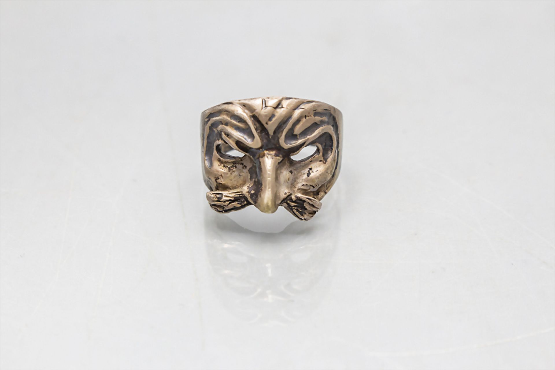 Maskenring / A silver ring with a mask, Vizenza, Italien, wohl 1970/80er Jahre