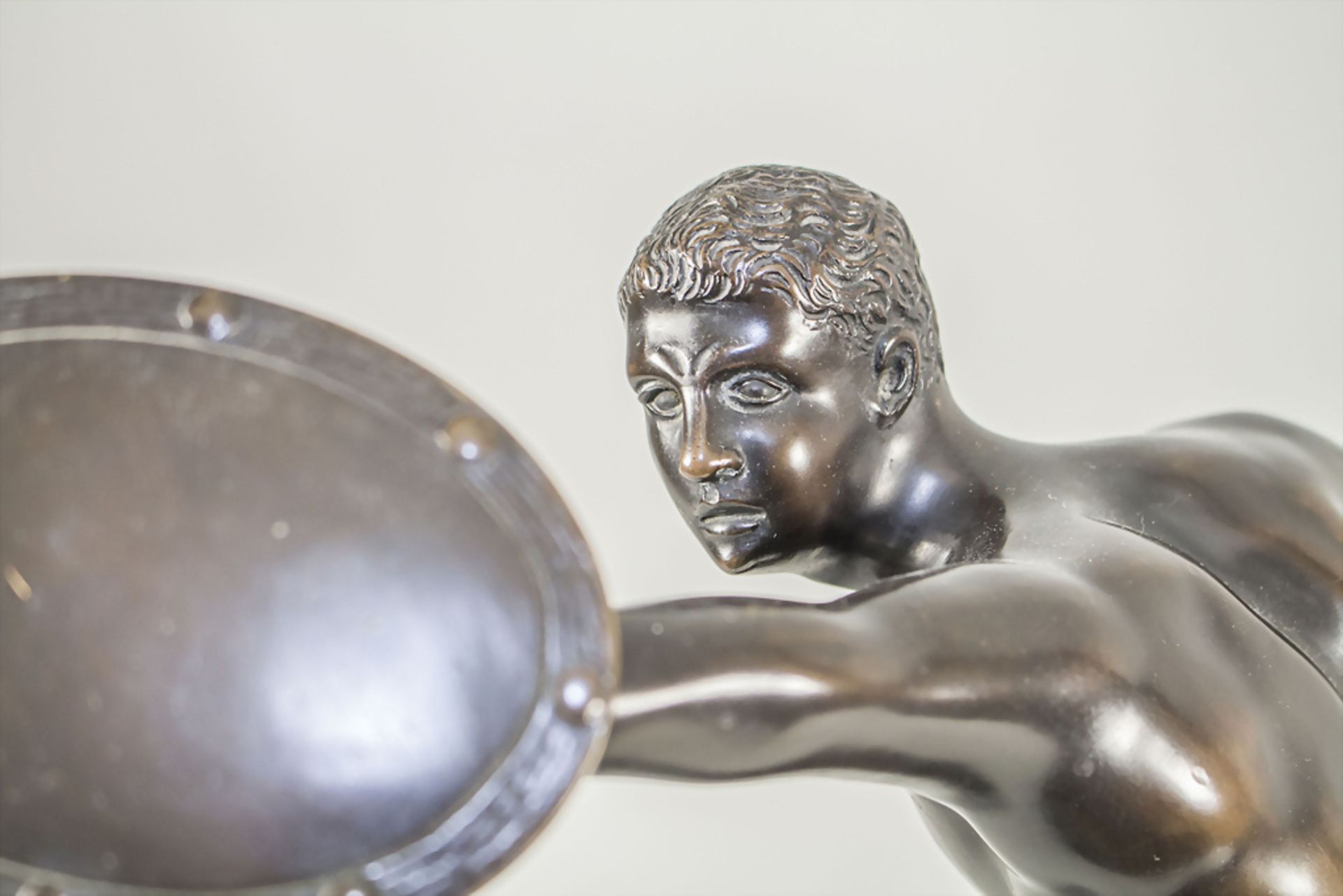 Bronze 'Borghesischer Fechter' / A bronze sculpture of the 'Borghesian Fencer', 20. Jh. - Image 3 of 6