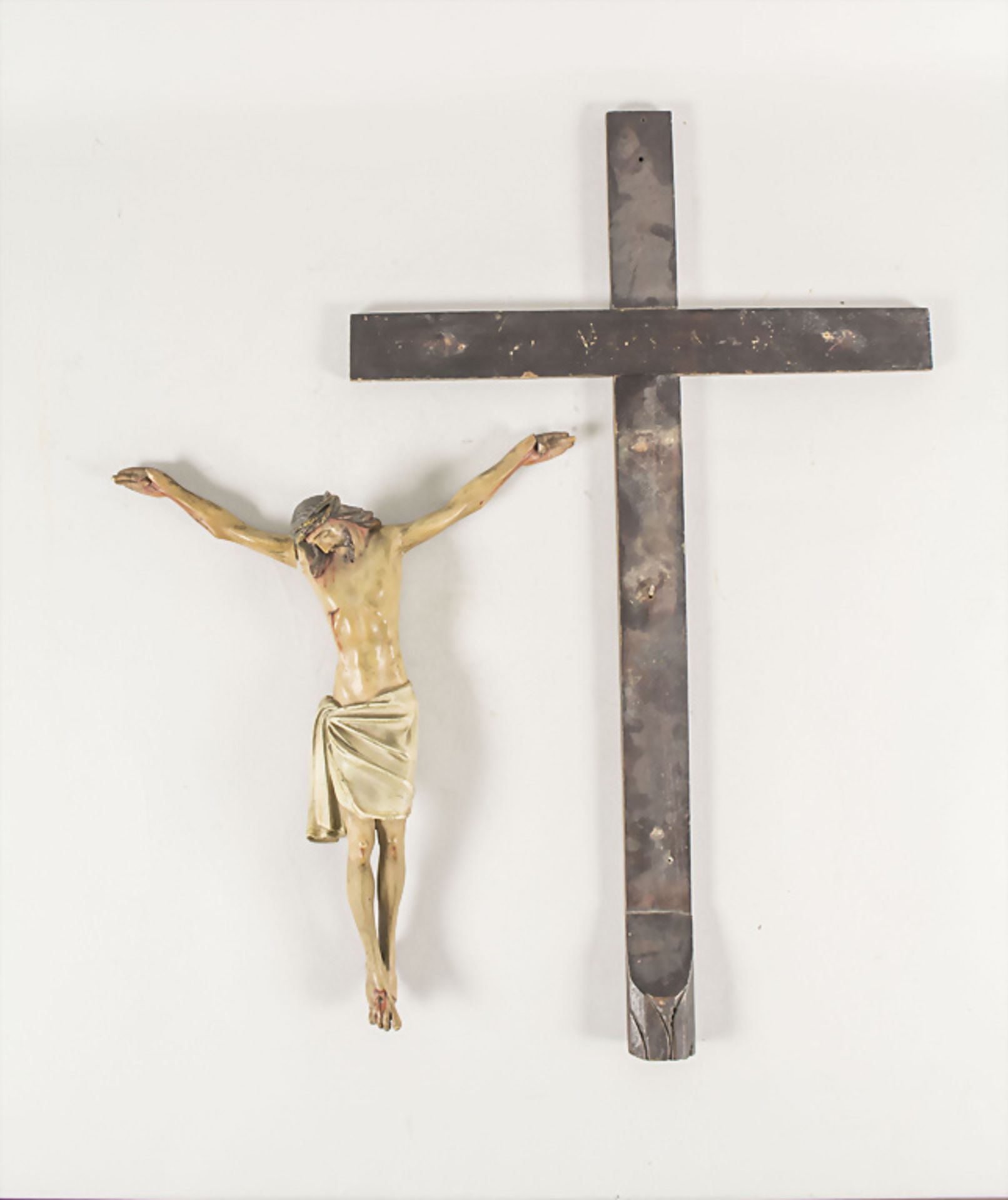 Kruzifix / A wooden crucifix - Image 2 of 5