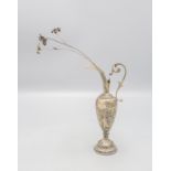 Henkelvase mit 3 Silberblumen / A handled vase with 3 silver flowers, um 1900