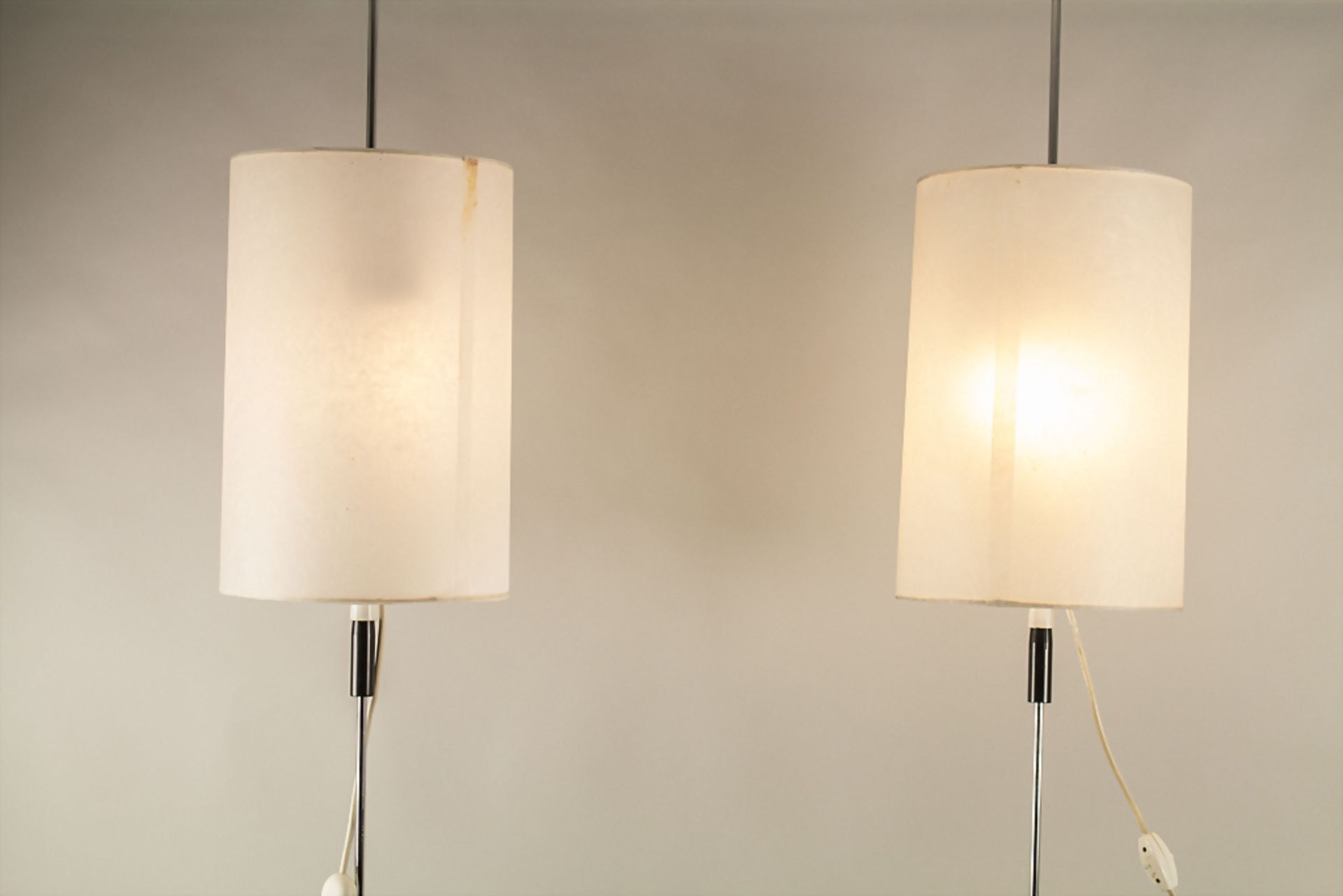 2 Designer Stehlampen / Two designer floor lamps, Firma Staff, 1960er Jahre - Image 2 of 4