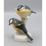 Vogelfigurengruppe 'Paar Blaumeisen auf Ast' / A bird group of two blue tits on a branch, ...