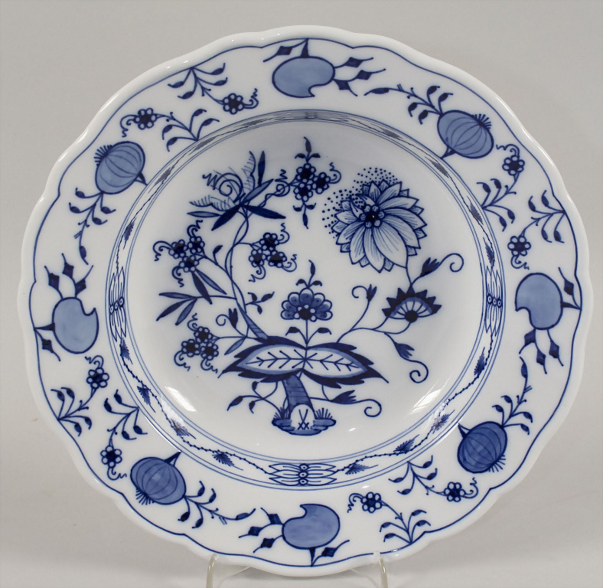 5 Speiseteller und 5 Suppenteller Zwiebelmuster / 5 dinner plates and 5 soup plates with onion ... - Image 3 of 4