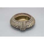 Aschenbecher aus afrikanischem Reif / An Ashtray made from an african bangle