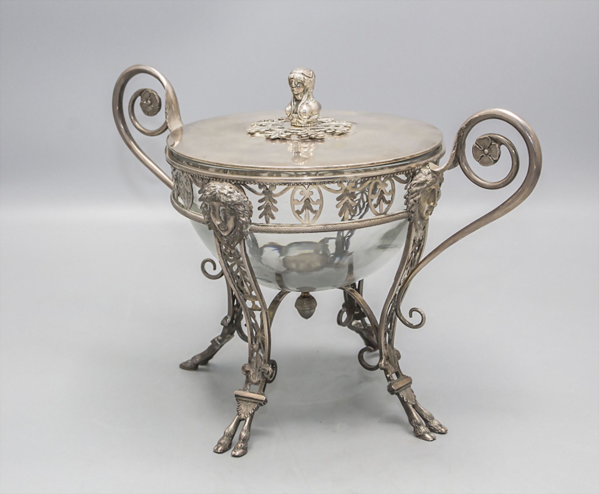 Empire Bonbonniere / An Empire silver candy bowl with lid, Paris, 1798-1809 - Image 3 of 6