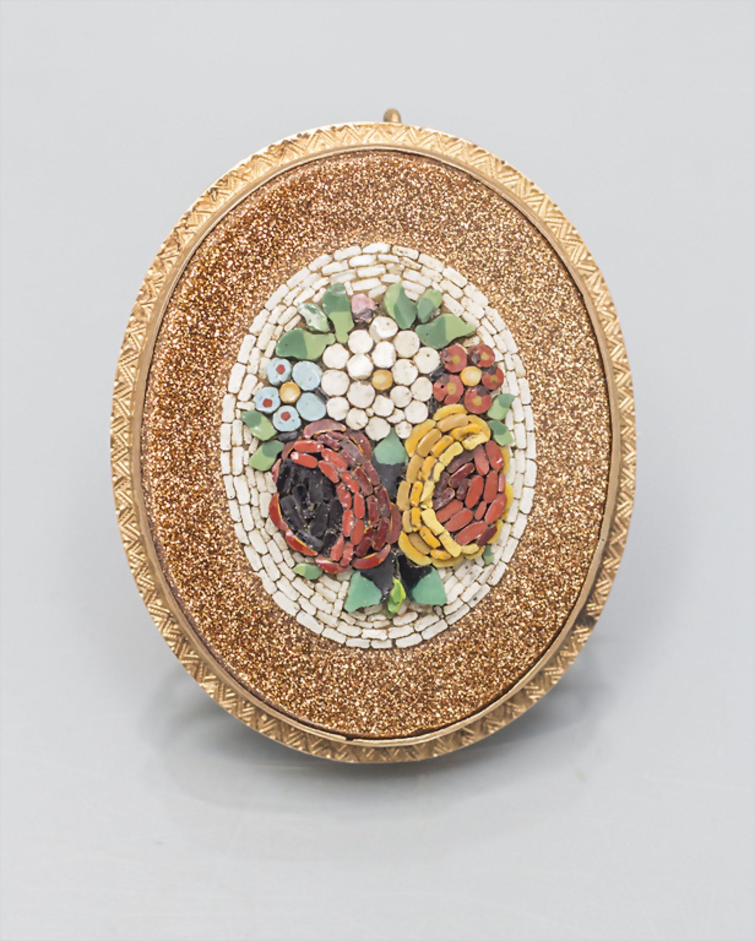 Brosche mit Mikromosaik / An 18 ct gold brooch with micromosaic