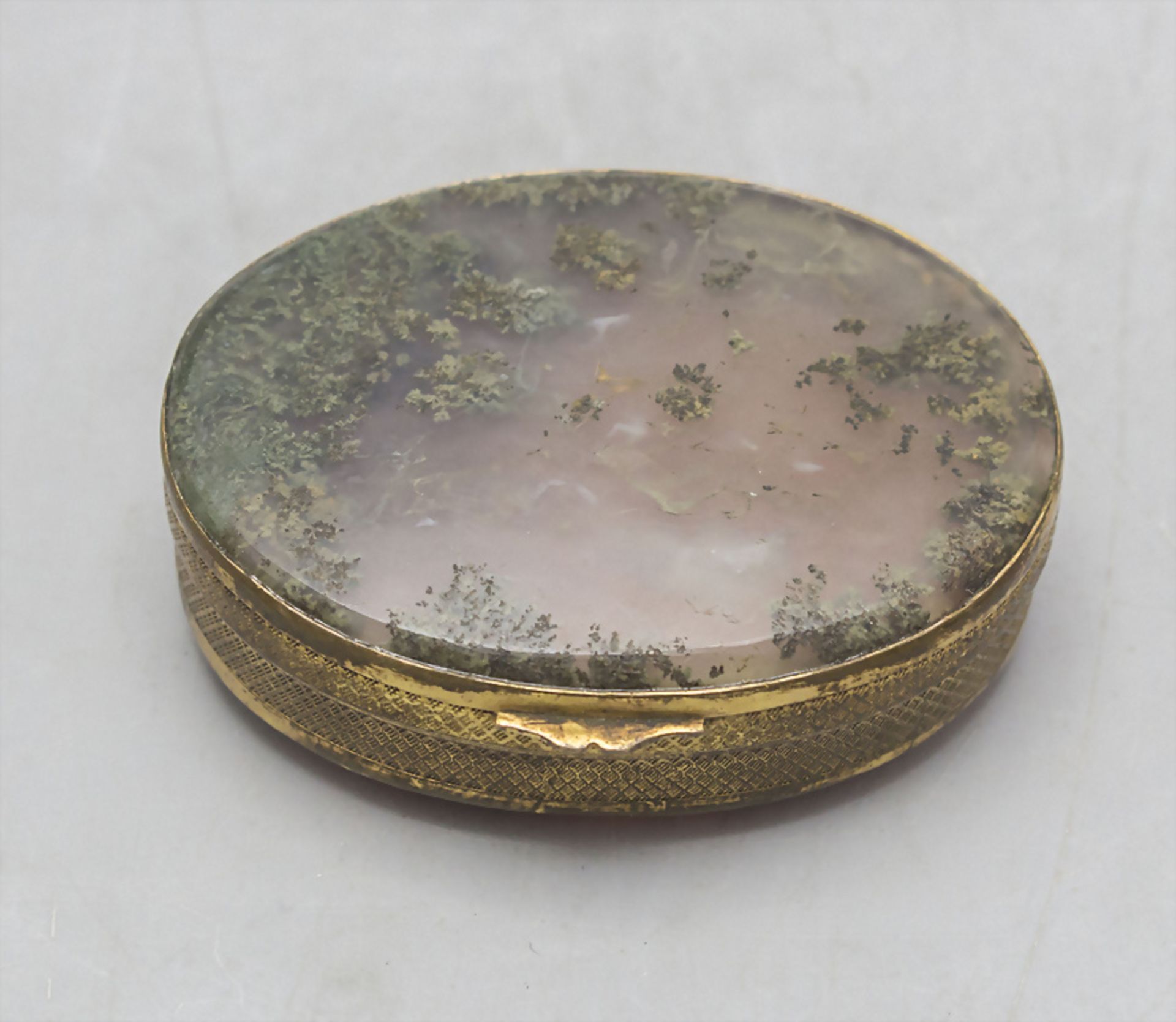 Ovale Achat Deckeldose / Tabatiere / An oval agate snuffbox, Frankreich, Ende 19. Jh.