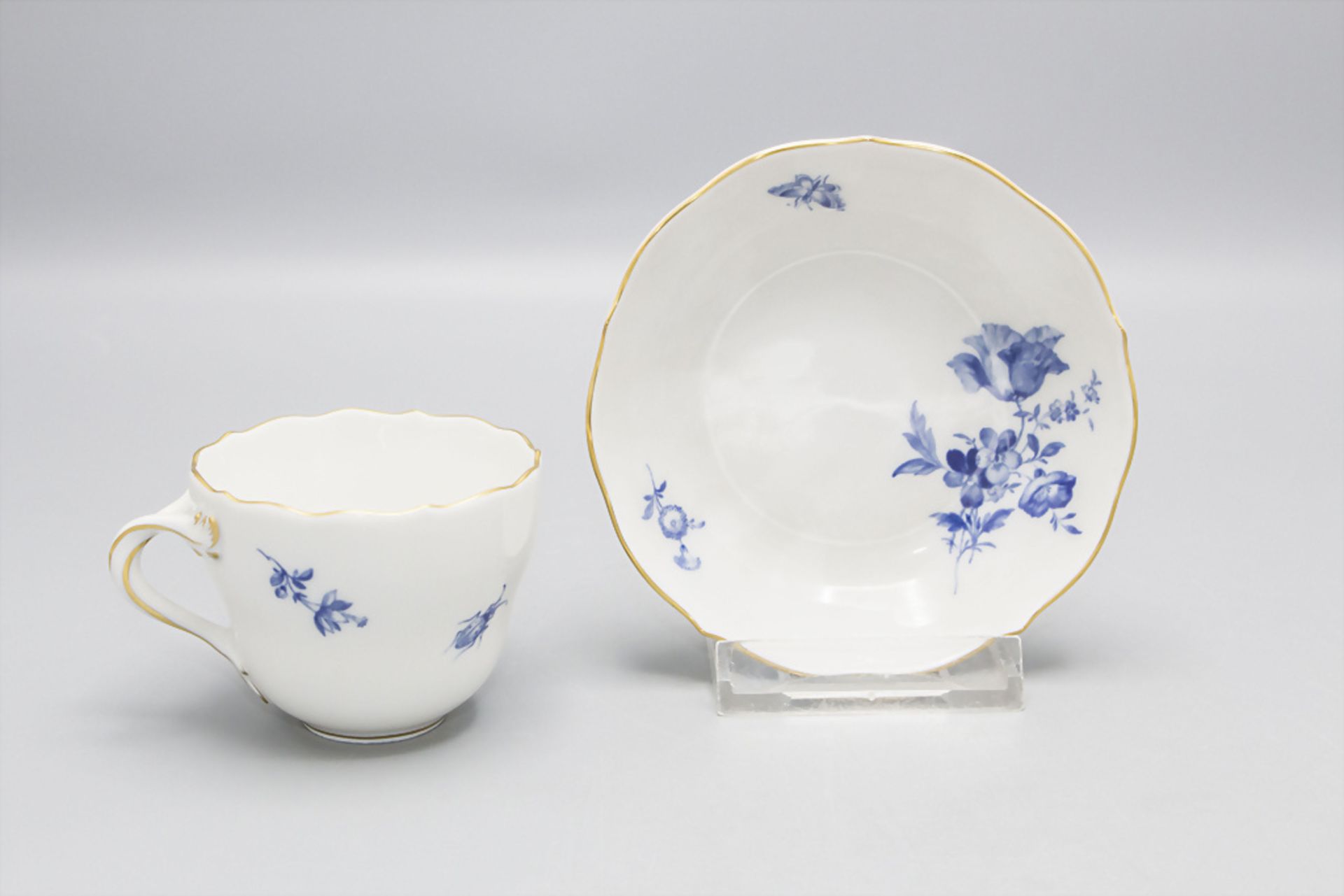 Zwei Tassen mit Untertassen Aquatinta / Two cups with saucers with flowers and insects, ... - Image 2 of 5