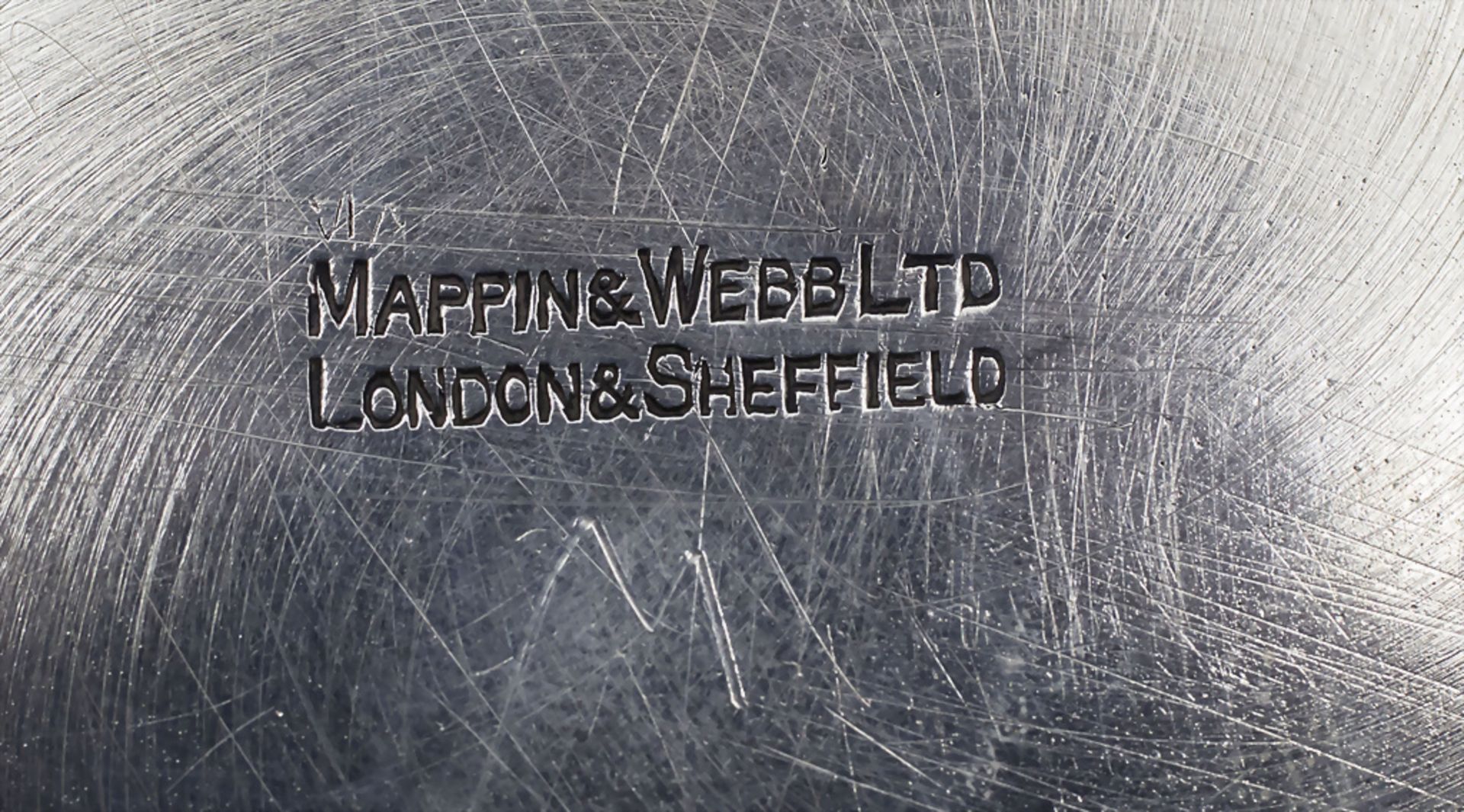 Silberschale mit Glaseinsatz / A Sterling silver fruit bowl, Mappin & Webb, London, 20. Jh. - Bild 5 aus 5