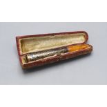 Zigarettenspitze / An amber cigarette holder