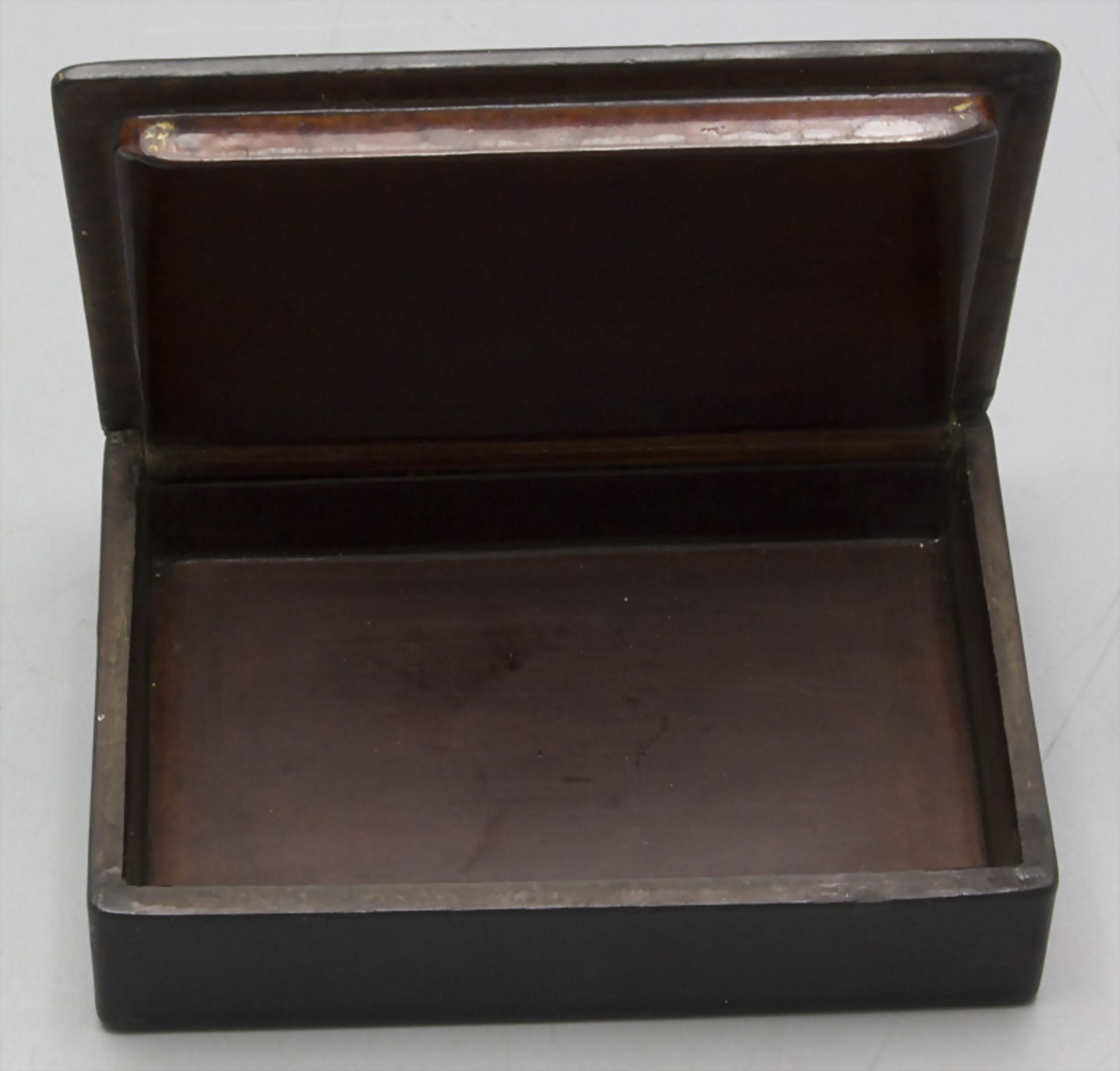 Erotische Schnupftabakdose mit Halbakt / An erotic snuff box with a half nude, wohl ... - Image 4 of 5