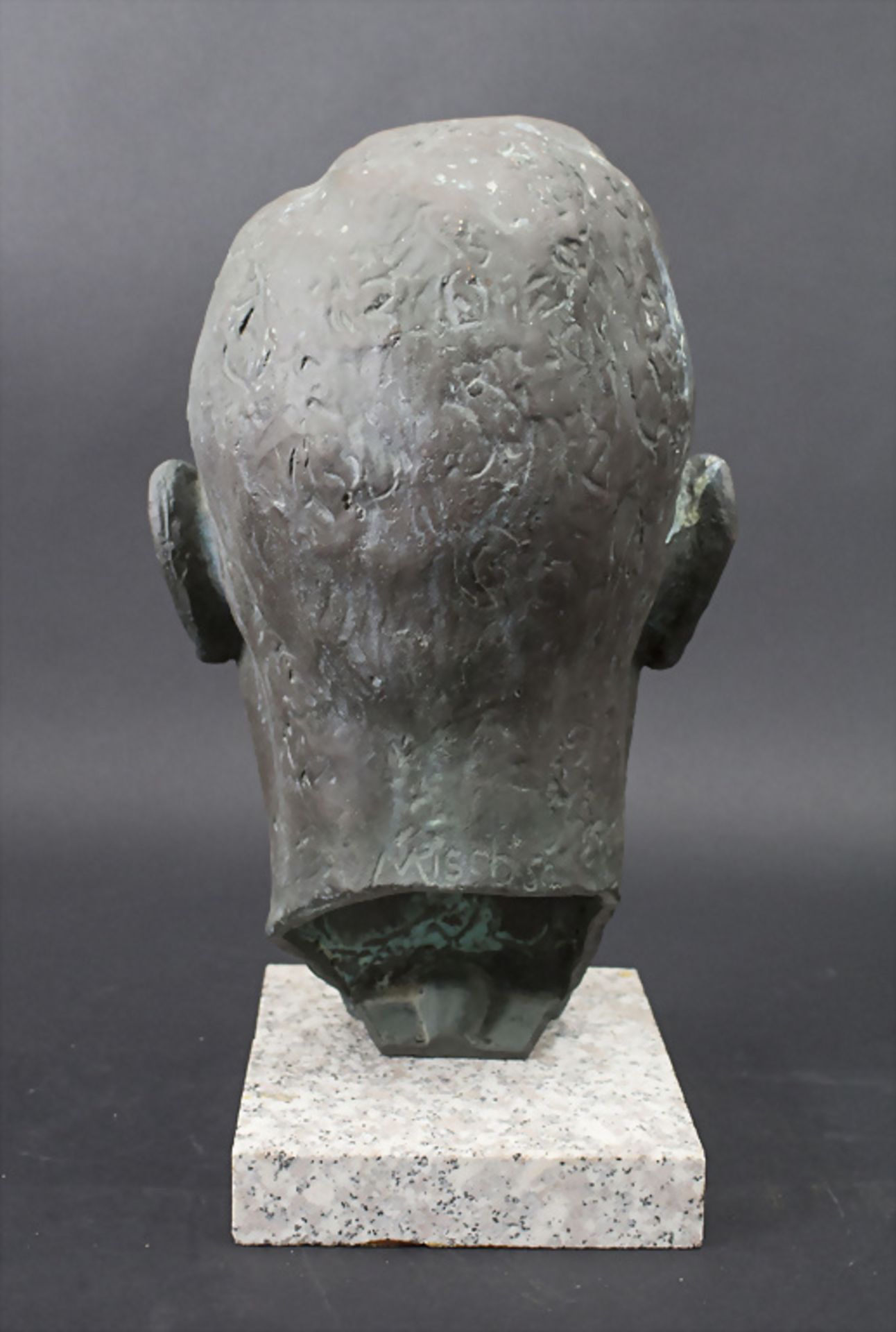 Erwin MISCH (1909 - ?), 'Porträtbüste eines Herrn' / A bronze 'Portrait bust of a gentleman', 1950 - Image 3 of 5