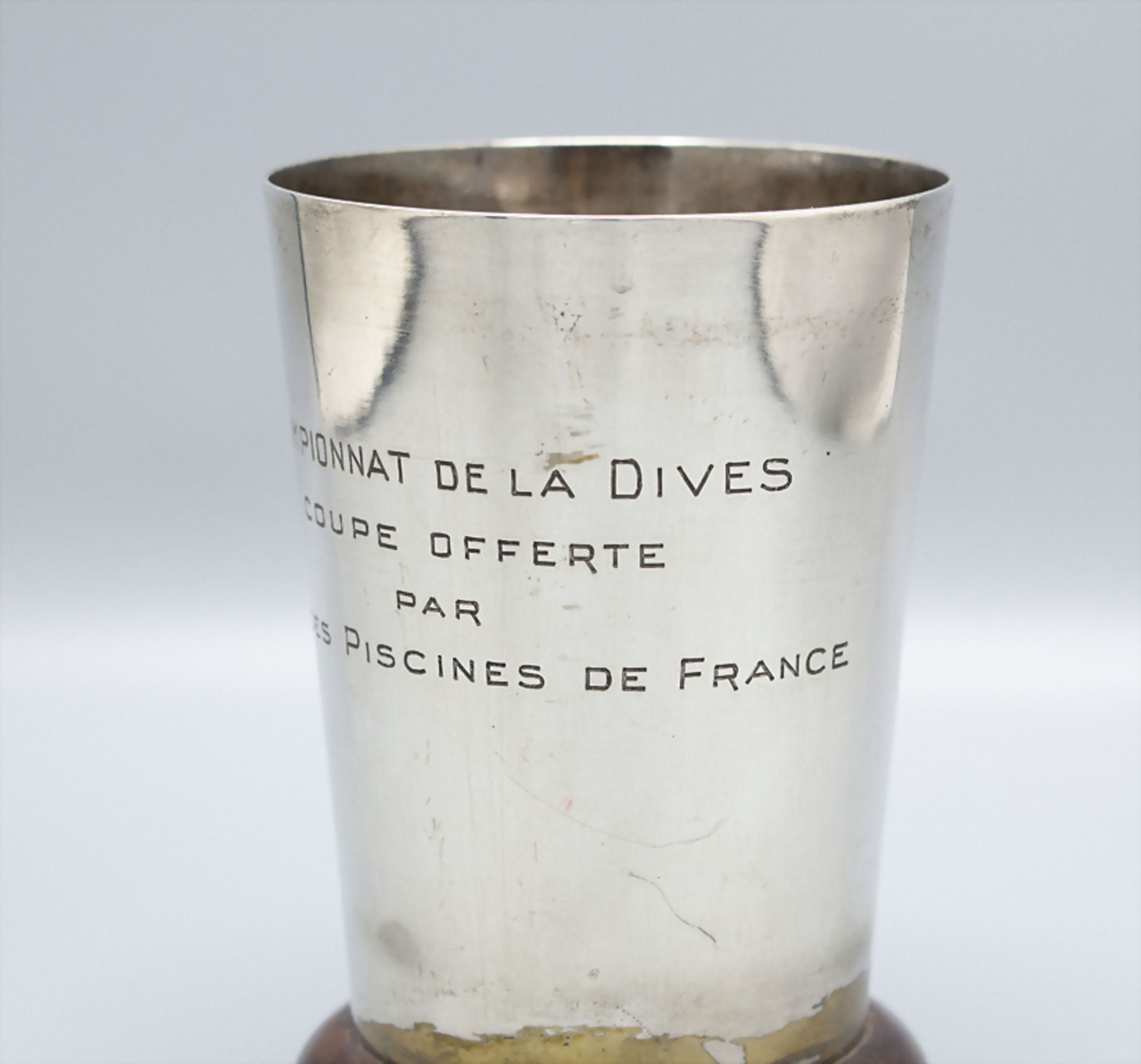 Art Déco Silberpokal mit Holzsockel / An Art Deco silver cup with wooden base, Emile ... - Image 6 of 7