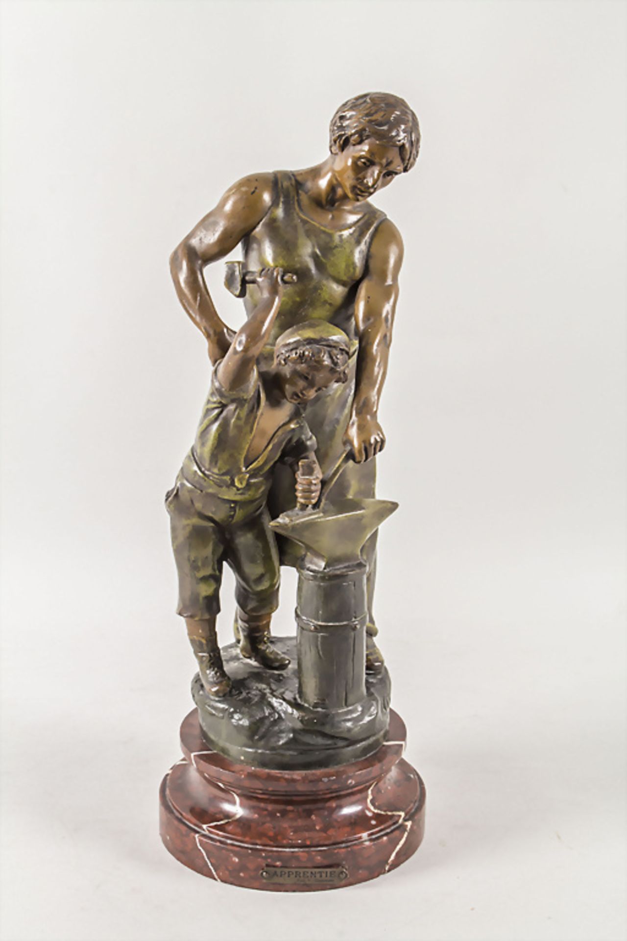 Bronze 'Schmied mit jungem Lehrling' / A bronze 'Blacksmith with young apprentice', Victor ...