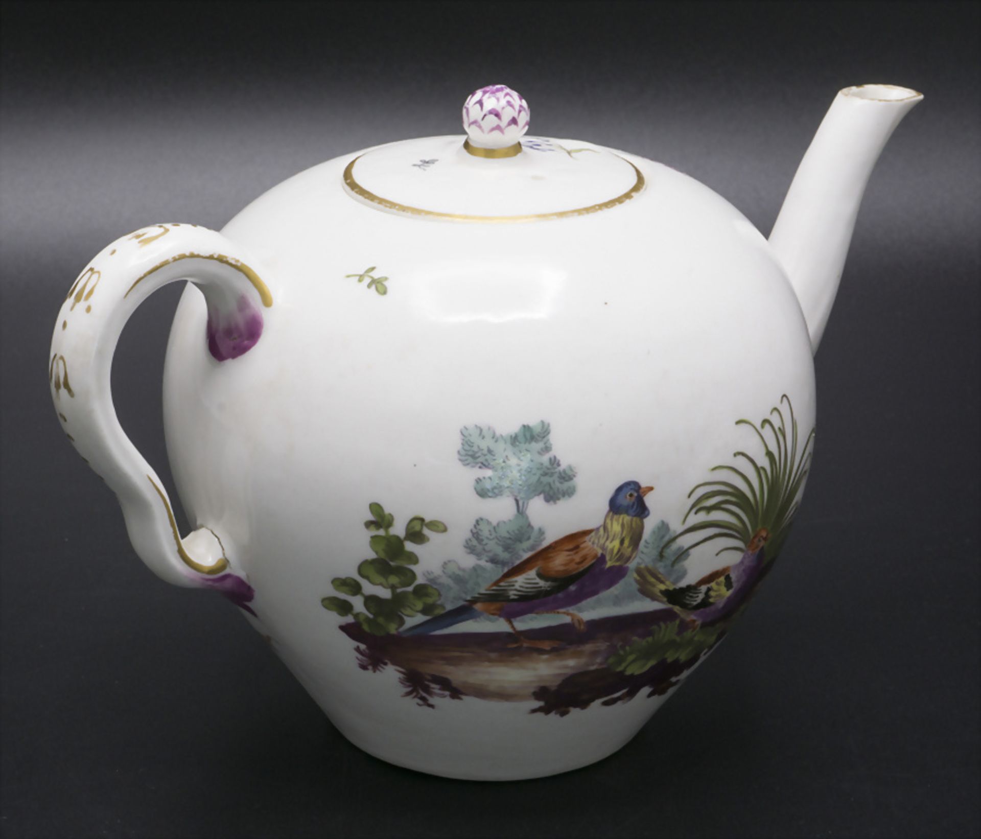 Teekanne mit galanter Szene / A tea pot with a courting scene, Frankenthal, um 1735 - Bild 2 aus 11