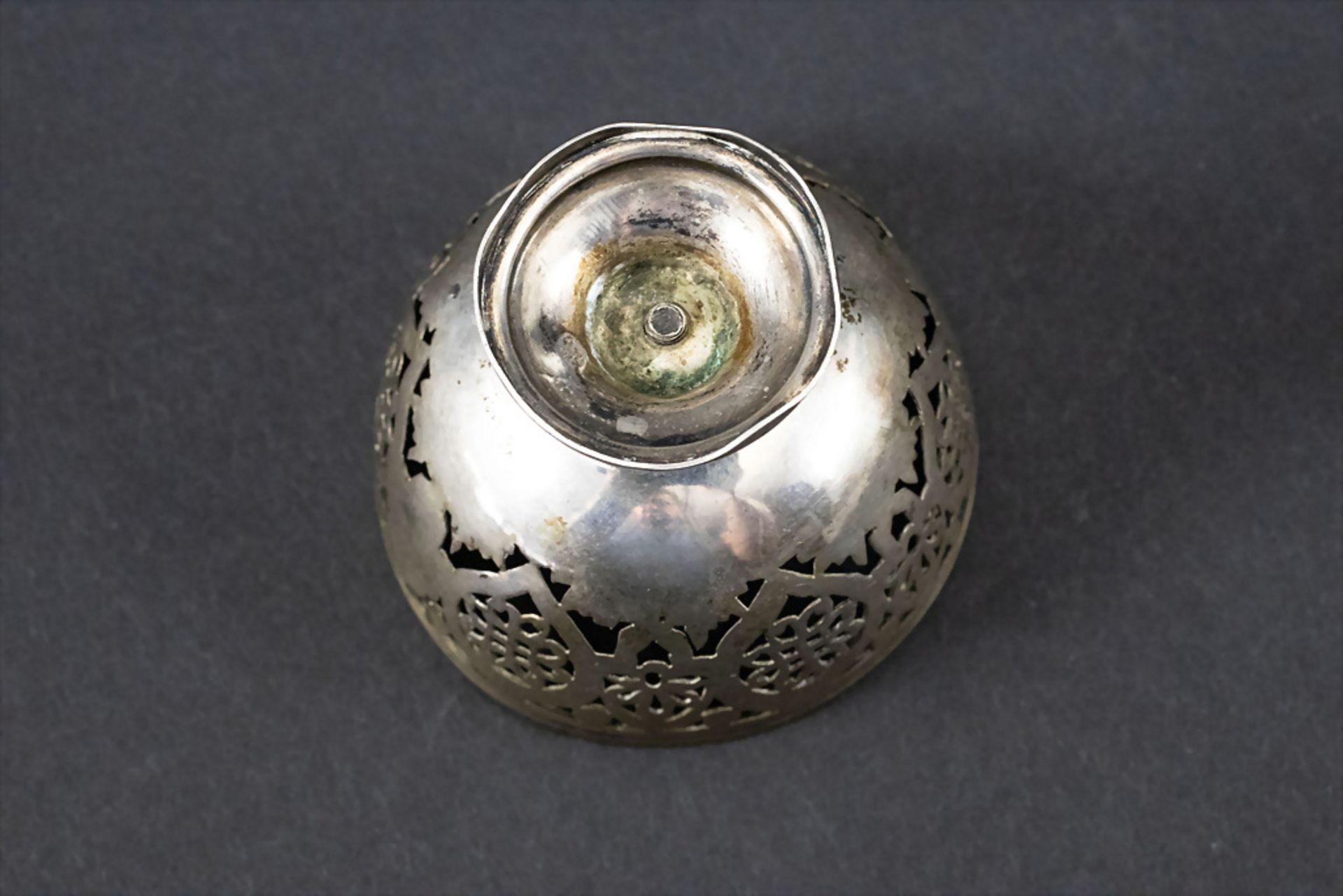 2 Zarf / 2 zarf en argent massif / A set of 2 silver zarf, Osmanisches Reich / Ottoman, 19. Jh. - Image 6 of 7