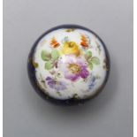 Stockknauf mit Blumenbouquet / A porcelain cane handle with flowers, Meissen, 19. Jh.