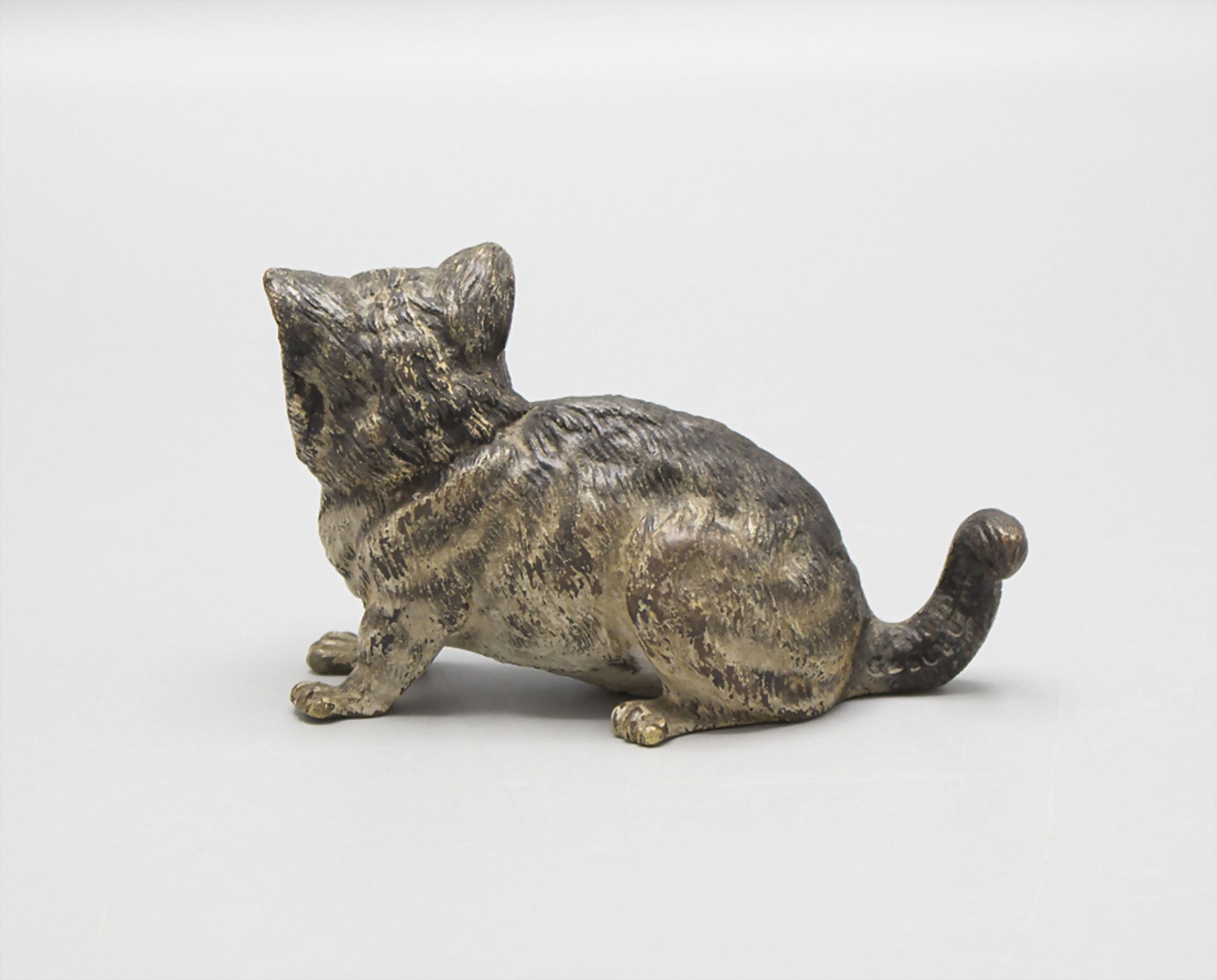 Große Wiener Bronze 'ängstliches Kätzchen' / A large Vienna bronze 'fearful kitten', Wien, um 1900 - Bild 2 aus 3