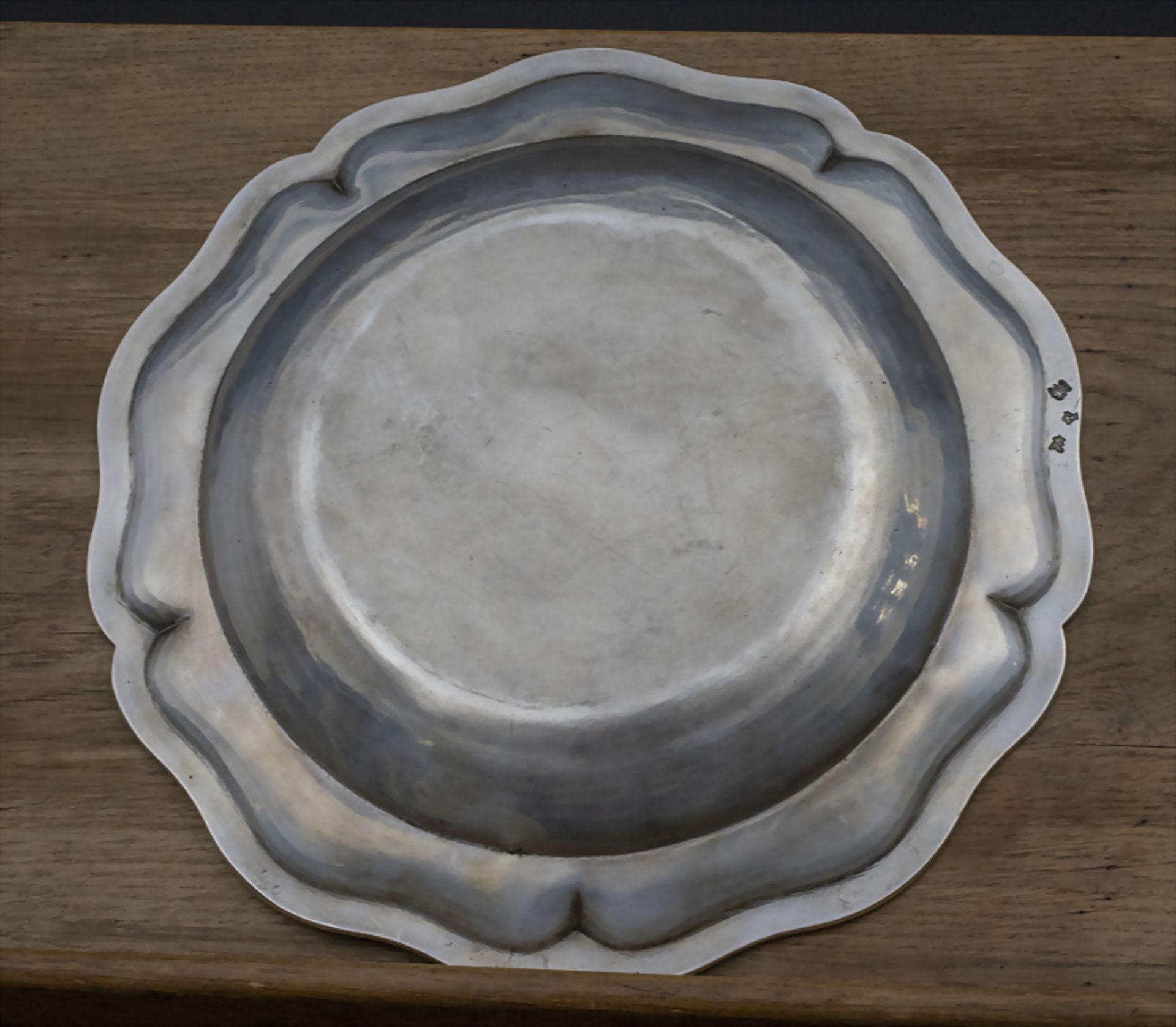 Runde Platte / A silver tray, Nicolas Cordier, Paris, 1761-1762 - Image 2 of 4