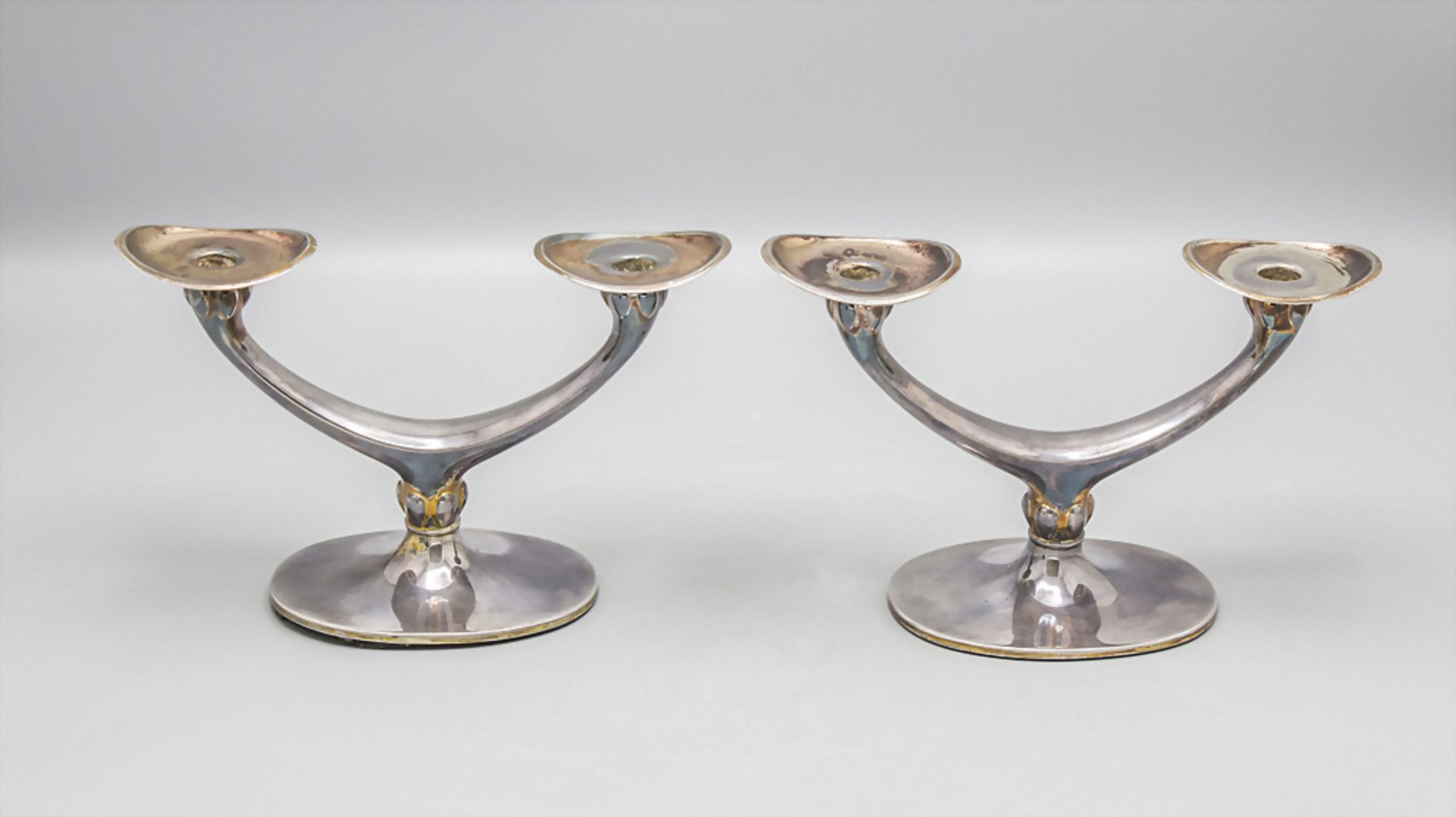 Paar Kerzenleuchter / A pair of silver candle holders, Wilhelm Binder, Schwäbisch Gmünd, 2. ...