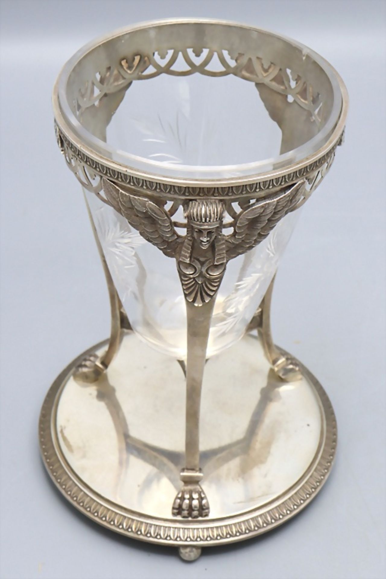 Ziergefäß mit Sphinxen / A decorative silver holder with sphinxes and glass vase, Emile ... - Bild 3 aus 8