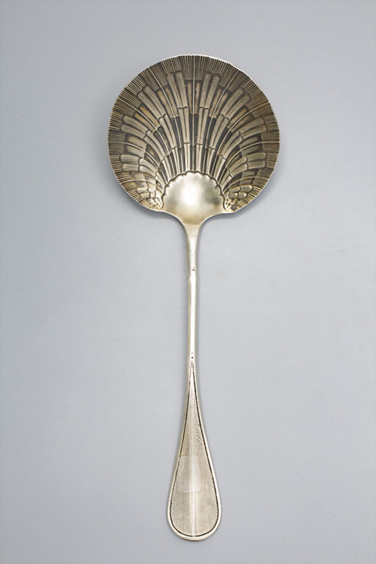 Sahnelöffel / Vorlegelöffel / A silver serving spoon, Frankreich, um 1880