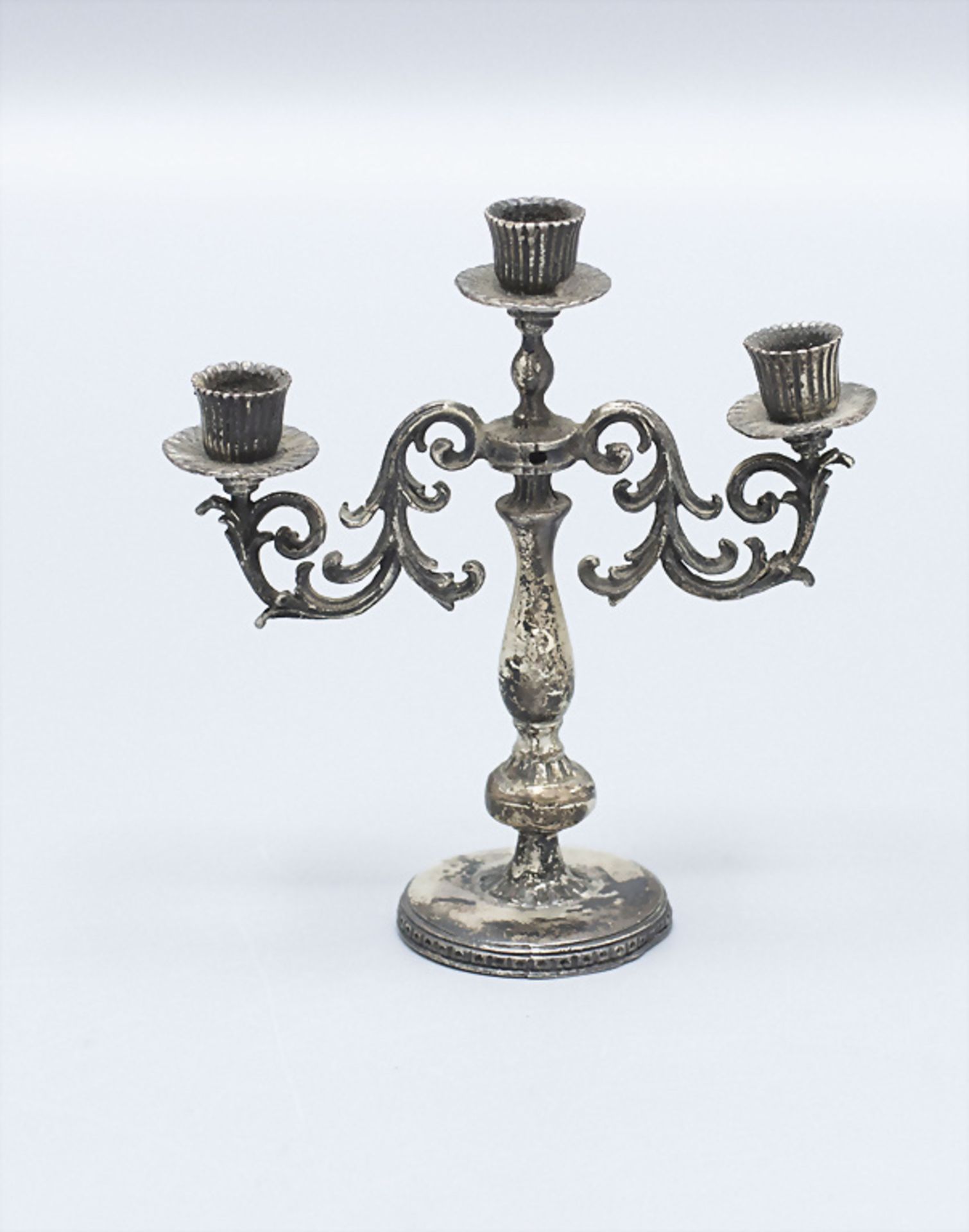 3-armiger Miniatur Kerzenleuchter / A miniature Sterling silver candelabra, Chimera Oro, ...