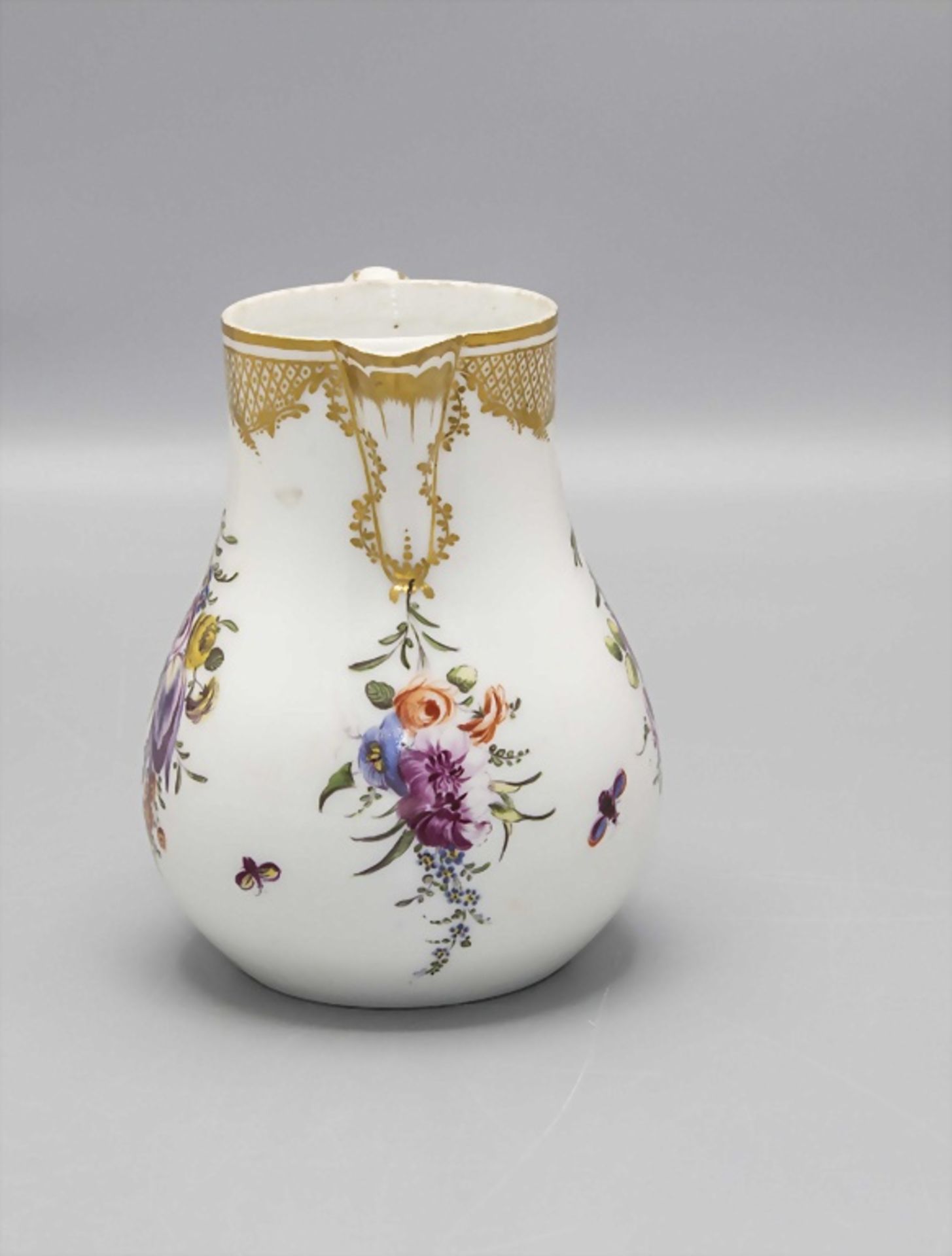 Kanne mit Blumen- u. Insektenmalerei / A pot with flowers and insects, wohl Paris, Mitte 18. Jh. - Image 2 of 6