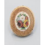 Brosche mit Mikromosaik / An 18 ct gold brooch with micromosaic