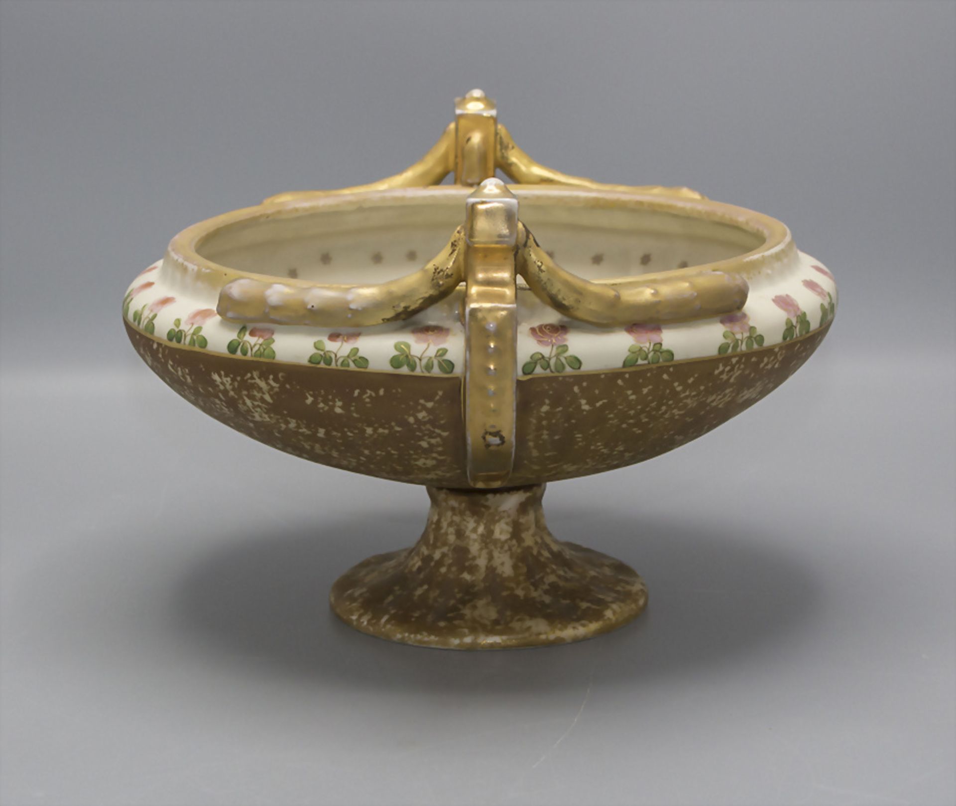 Jugendstil Fußschale mit Rosen / An Art Nouveau footed fruitbowl with roses, Amphora-Werke, ... - Image 2 of 4