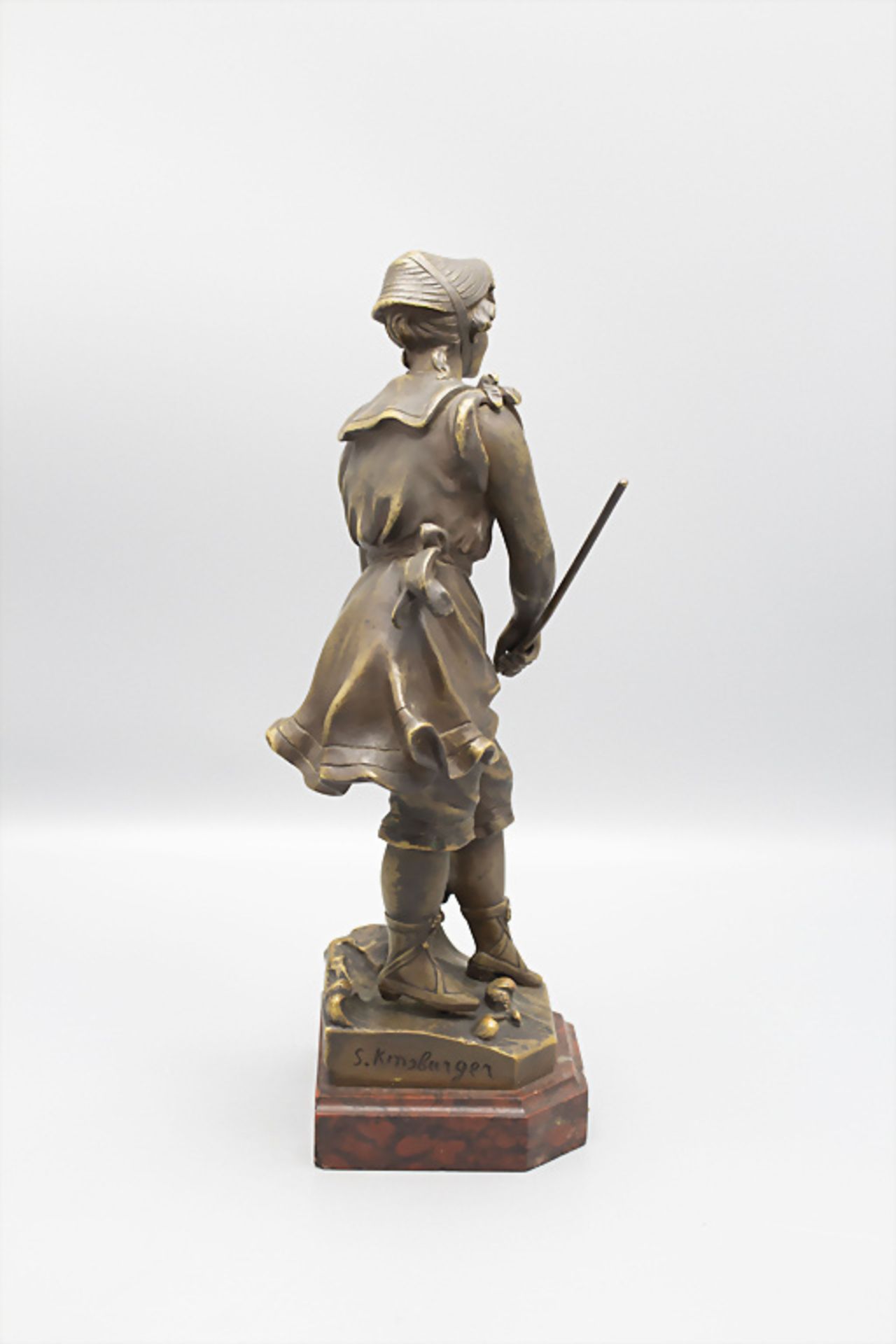 Sylvain Kinsburger (1855-1935), Bronze Figur 'Die Krabbenfischerin' / A bronze figure of a ... - Image 5 of 7