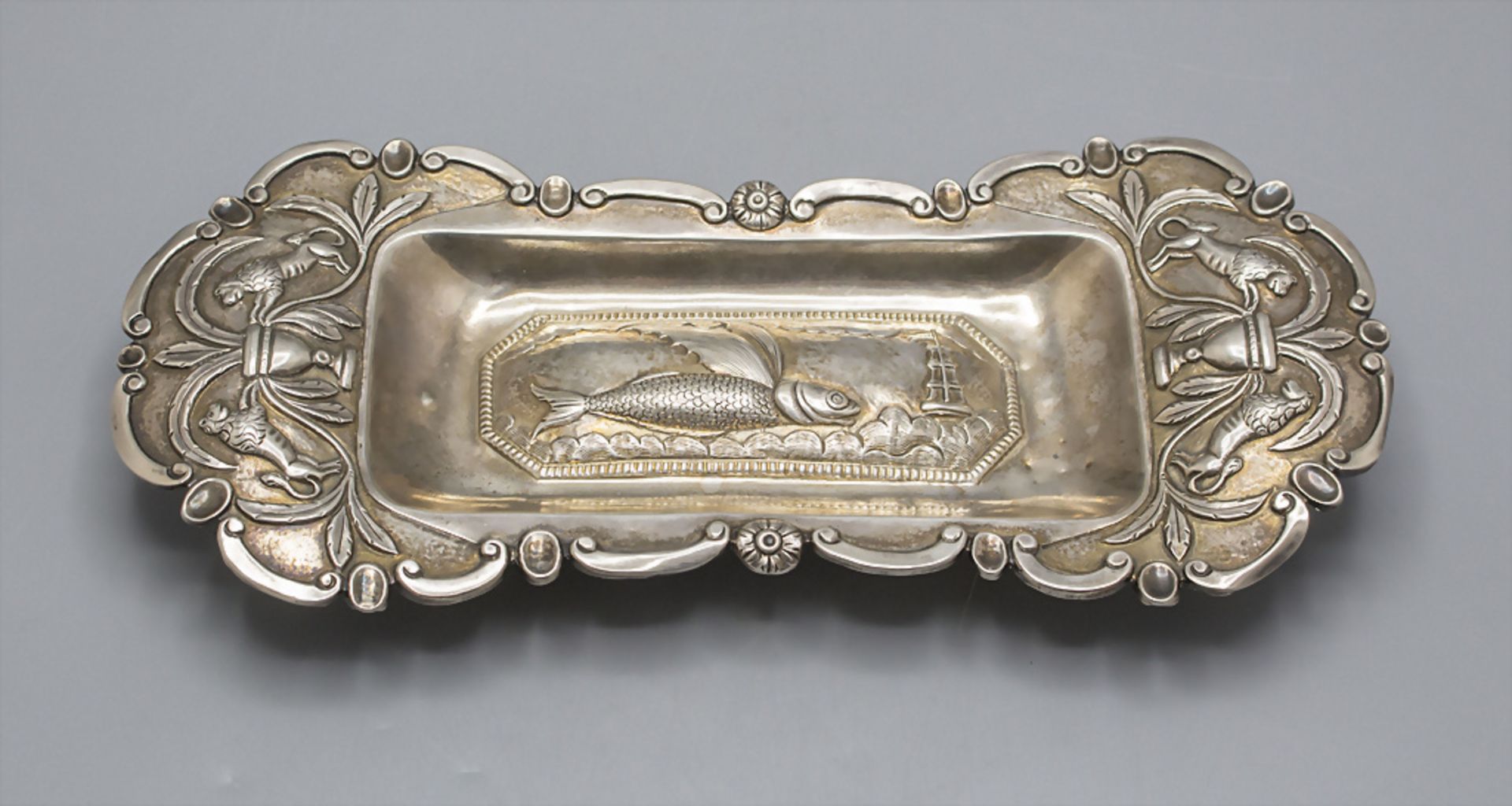 Zierschale / A decorative silver dish, Porto, 19. Jh.