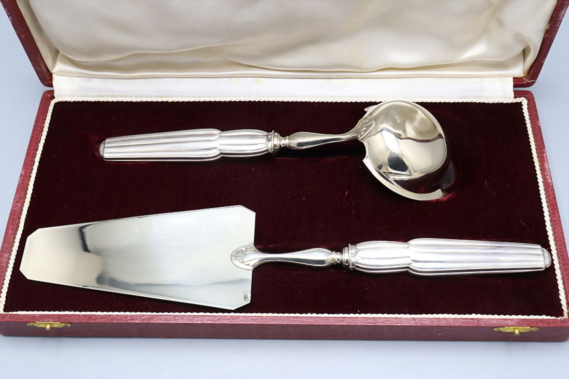 Art Déco Tortenheber und Sahnekelle im Etui / An Art Deco silver cake server and cream ladle ... - Image 2 of 8