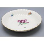 Teller mit Blumenmalerei / A plate with flowers, Nymphenburg, 1910-1975